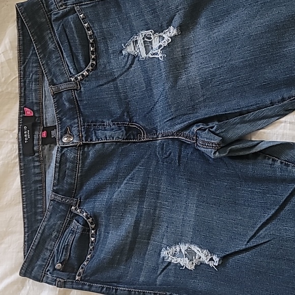 Torrid Denim distressed and studded jeans - Picture 1 of 4